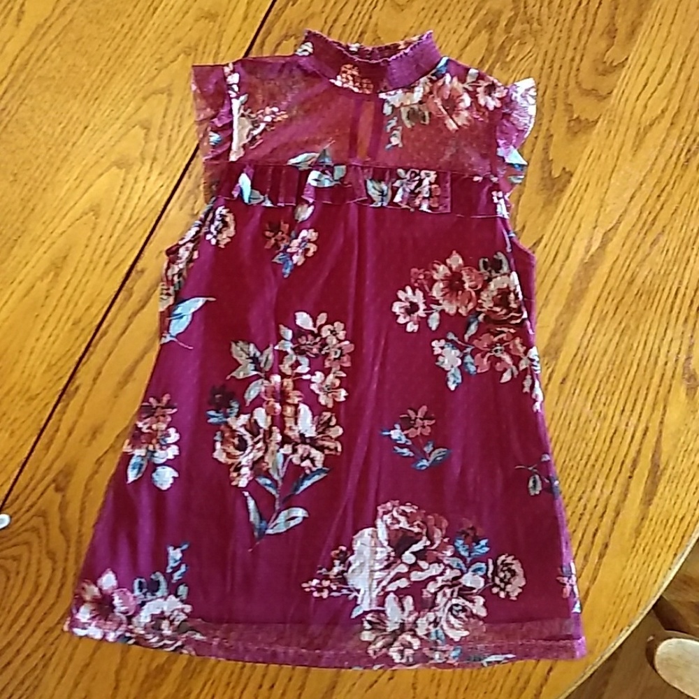 Sleeveless top. Nwot!!!!!
